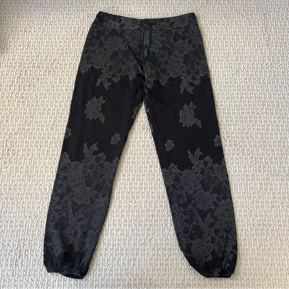 Monrow Supersoft Vintage Sweats in Black - Picture 3 of 4